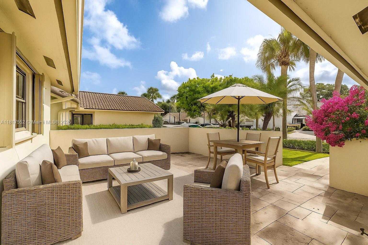 Small Image of 21595 CORONADO AVE, Boca Raton Number 3