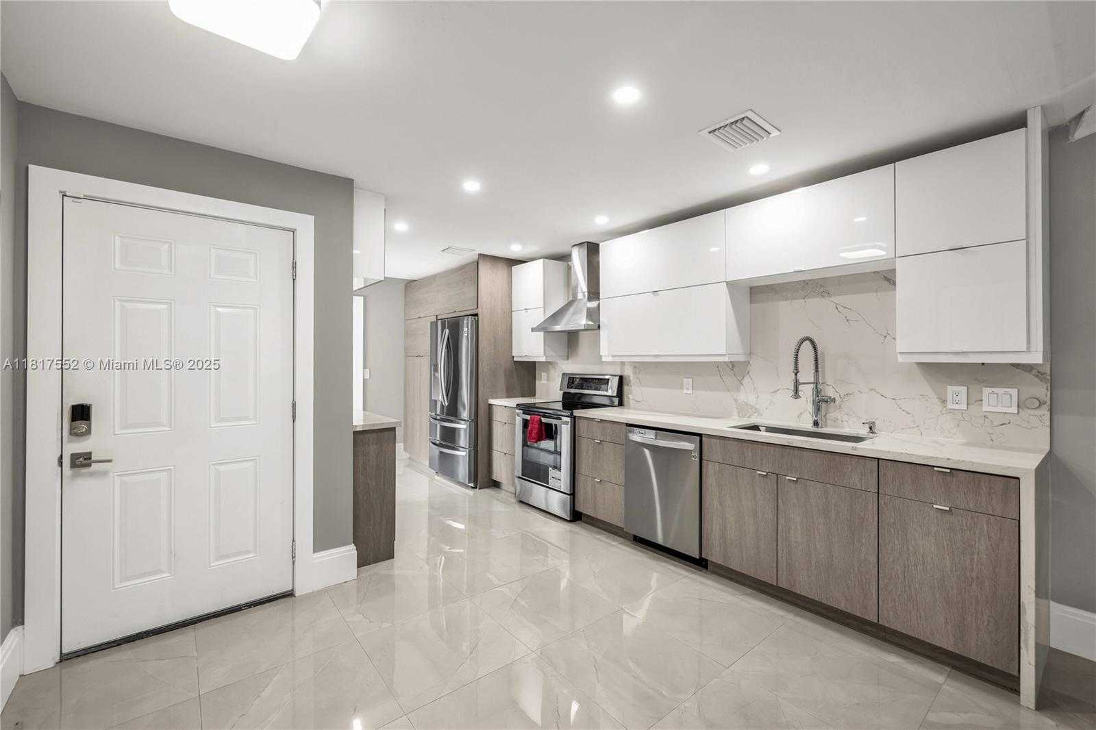 Small Image of 21595 CORONADO AVE, Boca Raton Number 8