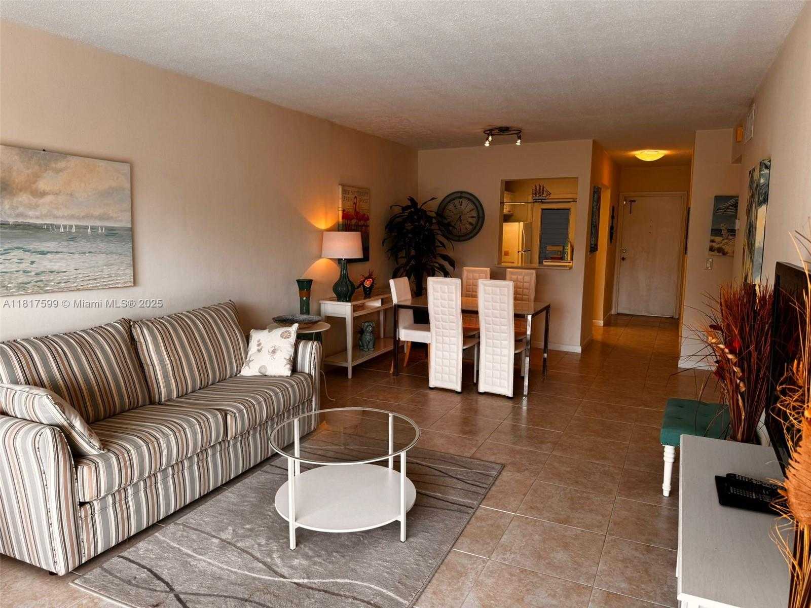 Small Image of 470 PARADISE ISLE BLVD #206, Hallandale Beach Number 16