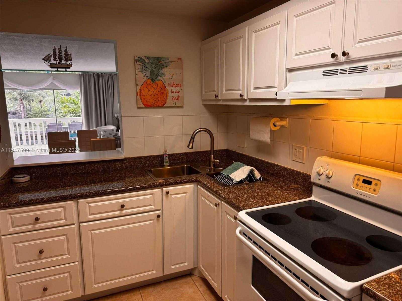 Small Image of 470 PARADISE ISLE BLVD #206, Hallandale Beach Number 18