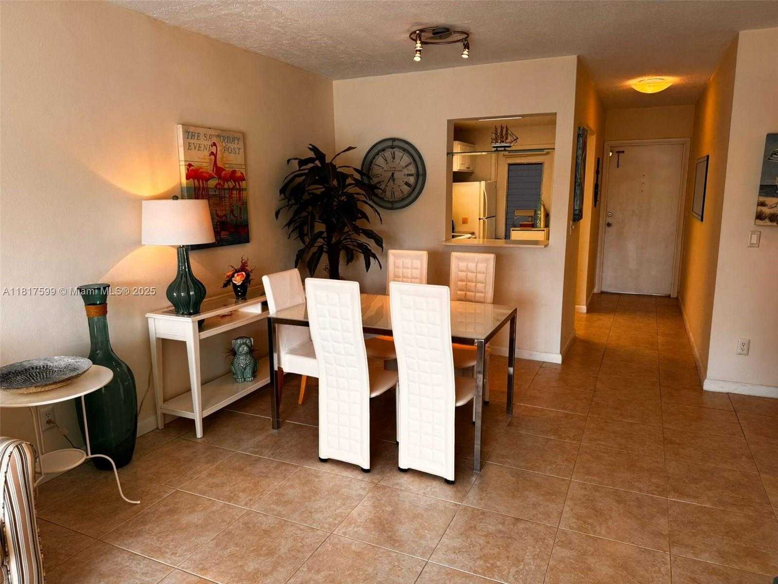 Small Image of 470 PARADISE ISLE BLVD #206, Hallandale Beach Number 4