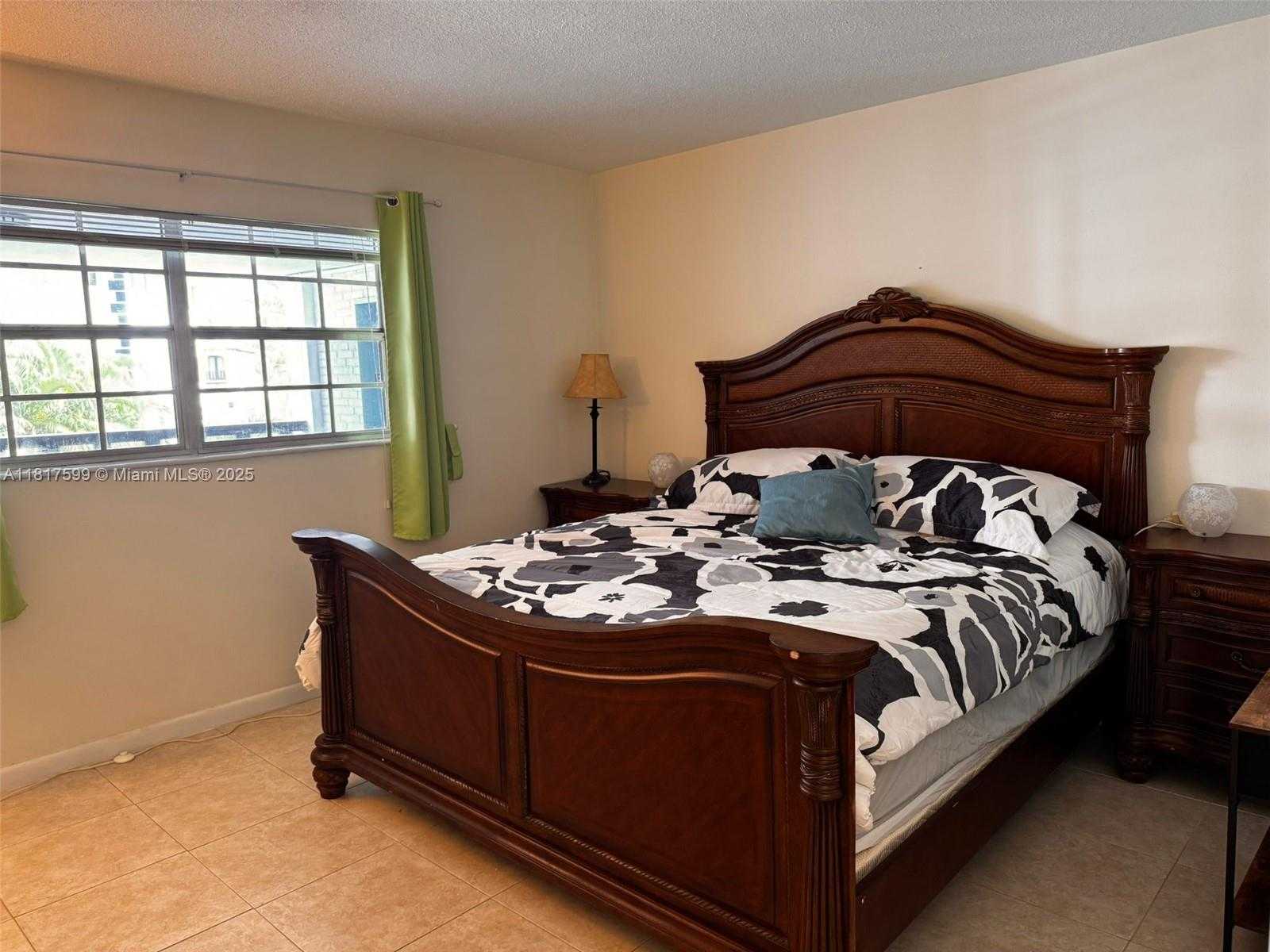 Small Image of 470 PARADISE ISLE BLVD #206, Hallandale Beach Number 9