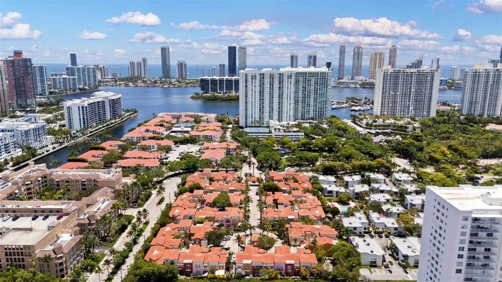 Small Image of 18475 NORTH EAST 30TH PL, Aventura Number 19