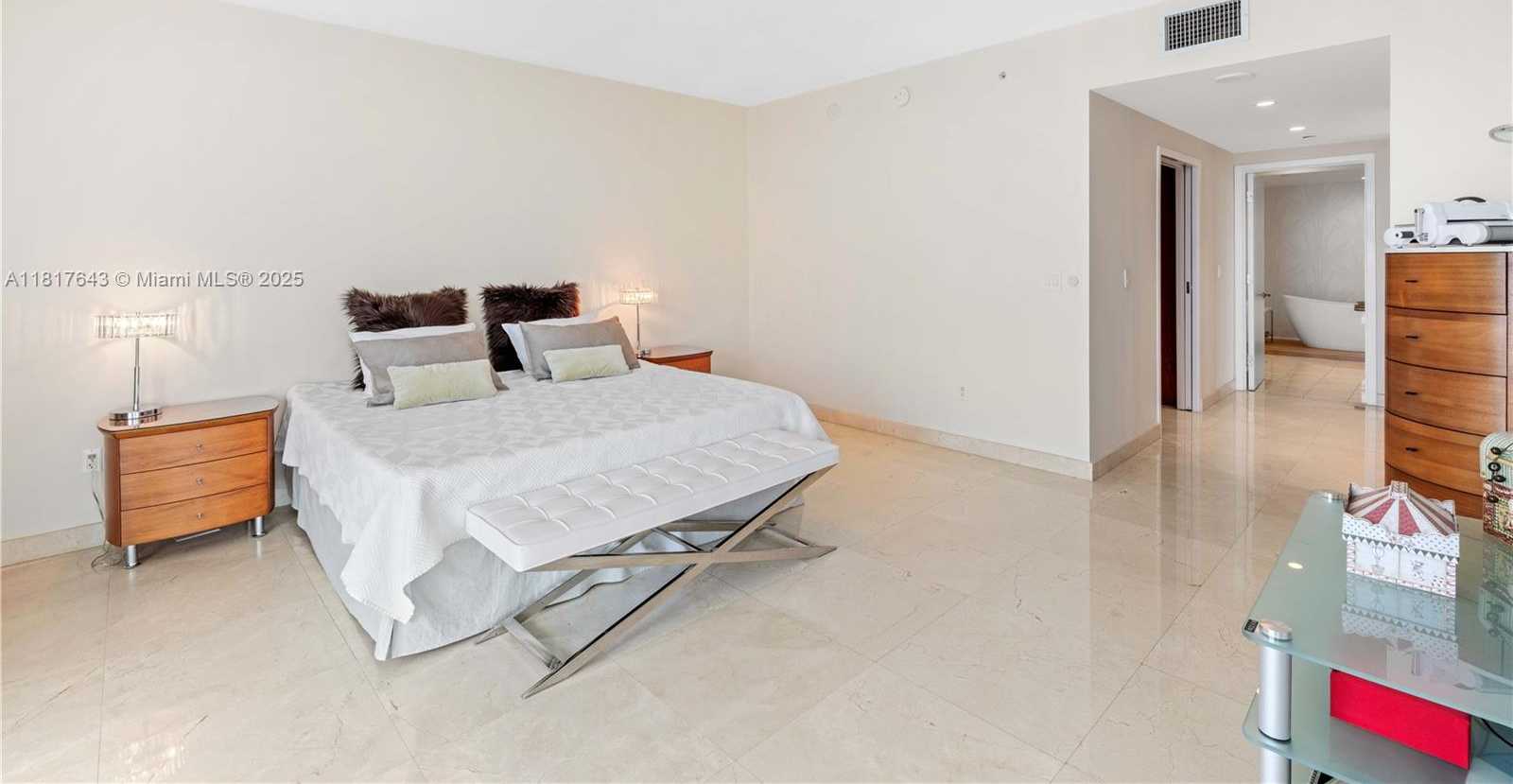 Small Image of 1331 BRICKELL BAY DR #4001, Miami Number 14