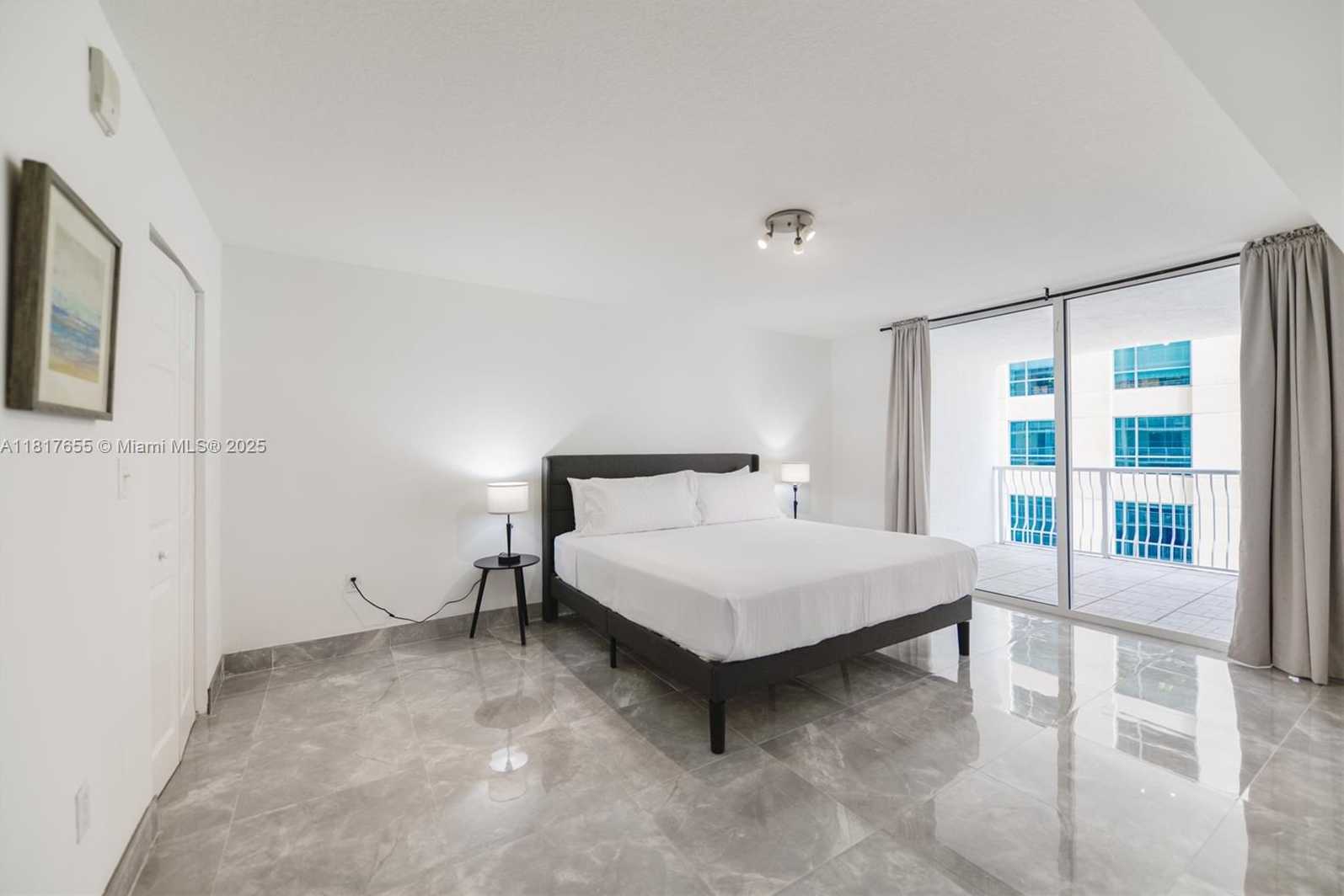 Small Image of 1200 BRICKELL BAY DR #2112, Miami Number 10