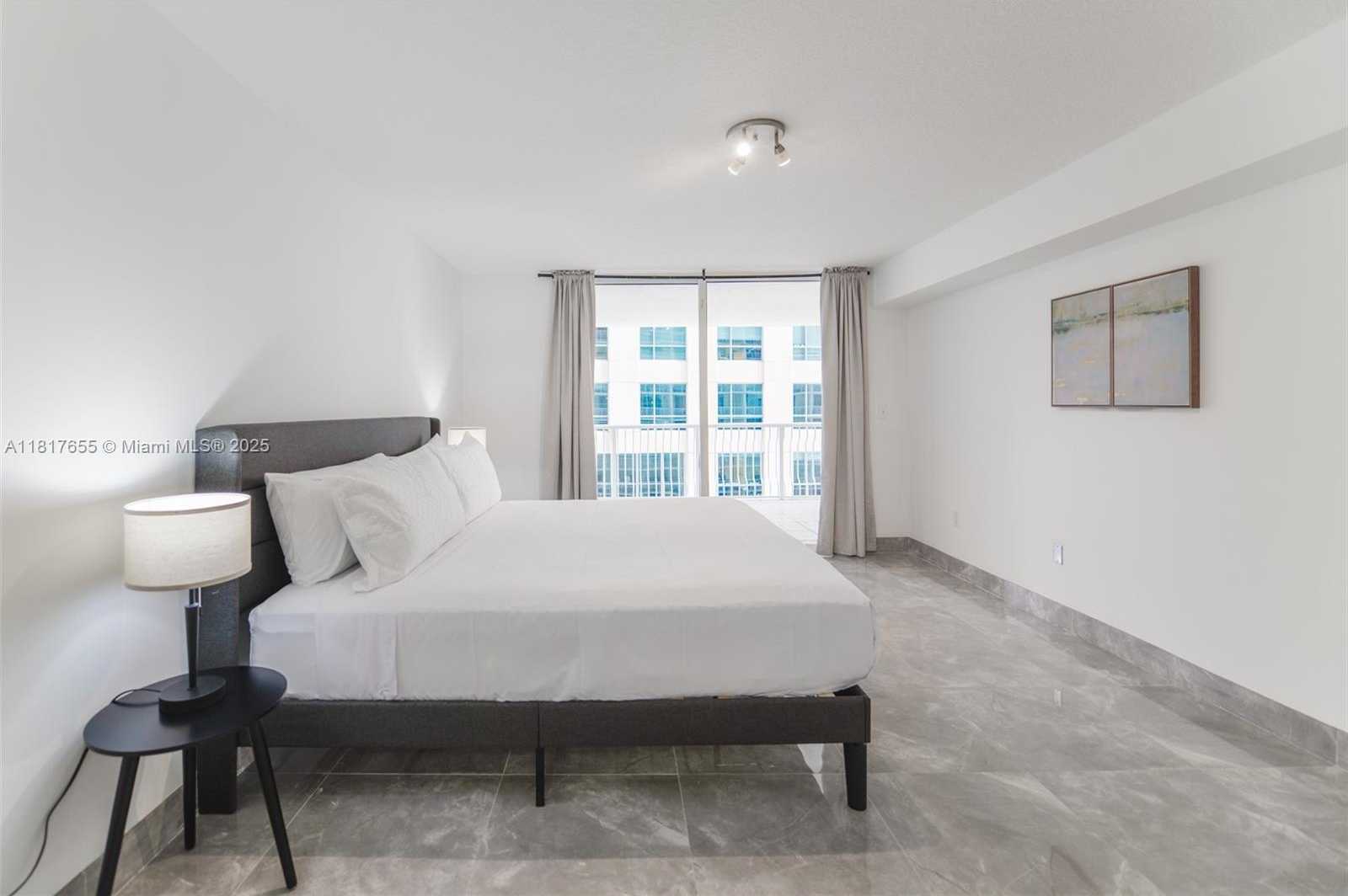 Small Image of 1200 BRICKELL BAY DR #2112, Miami Number 11