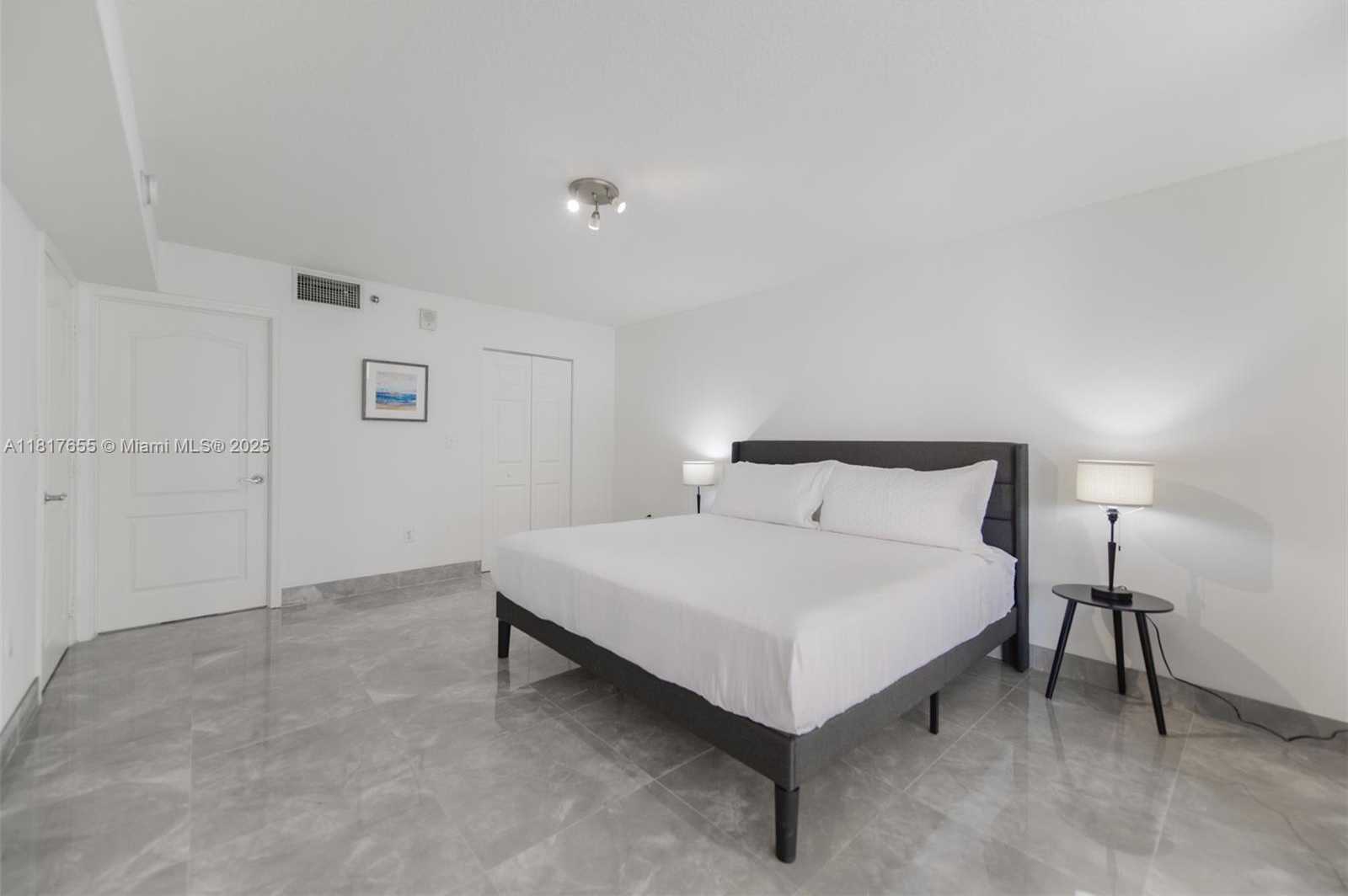 Small Image of 1200 BRICKELL BAY DR #2112, Miami Number 12