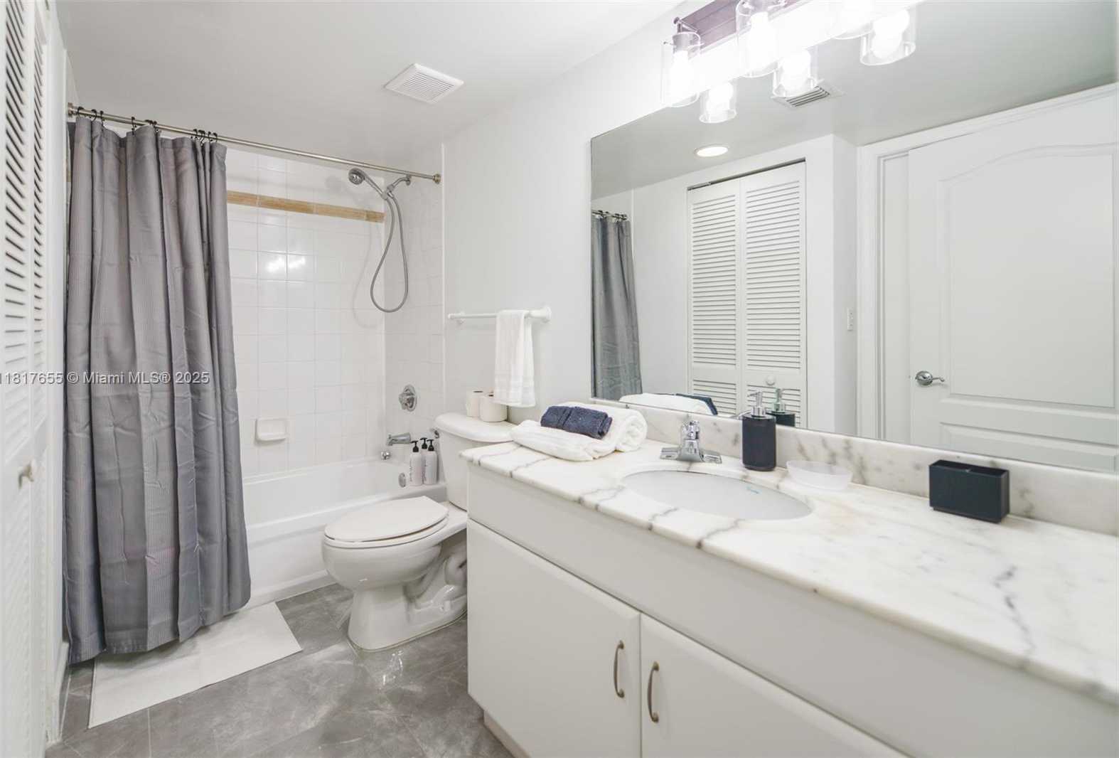 Small Image of 1200 BRICKELL BAY DR #2112, Miami Number 14