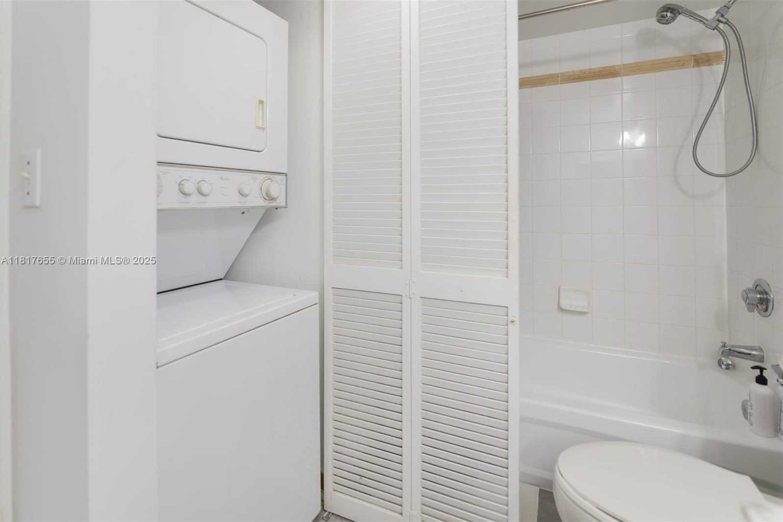 Small Image of 1200 BRICKELL BAY DR #2112, Miami Number 15