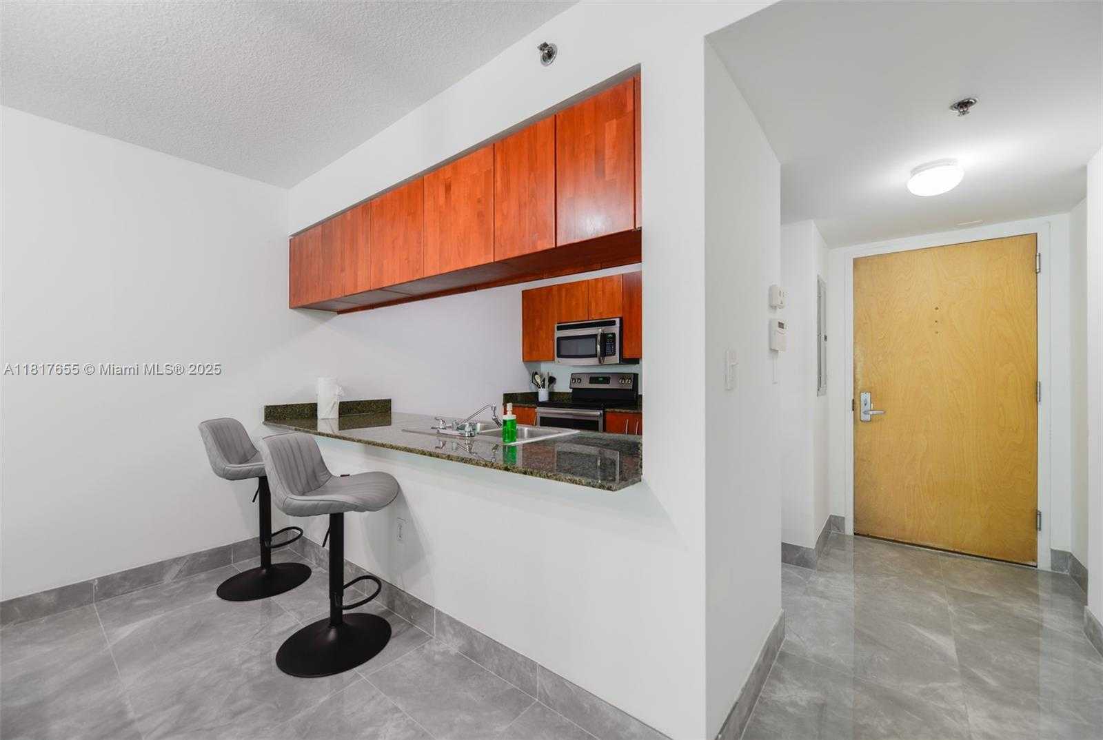 Small Image of 1200 BRICKELL BAY DR #2112, Miami Number 7