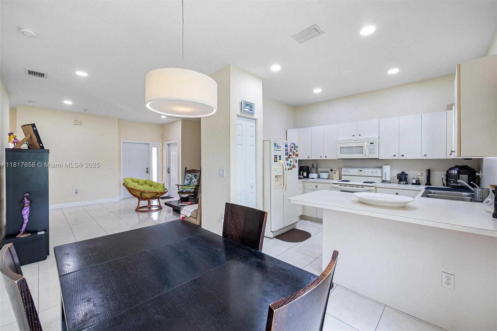 Small Image of 2741 NORTH EAST 4TH ST #204, Homestead Number 2