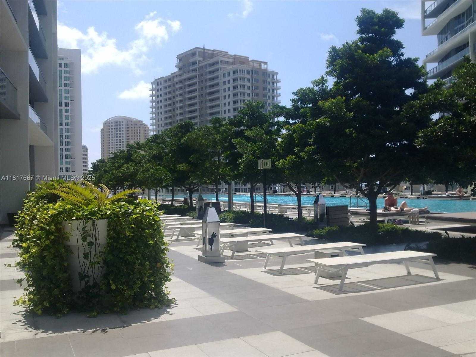 Small Image of 485 BRICKELL AVE #4711, Miami Number 11