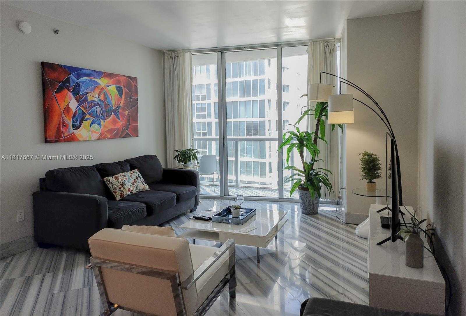 Small Image of 485 BRICKELL AVE #4711, Miami Number 3