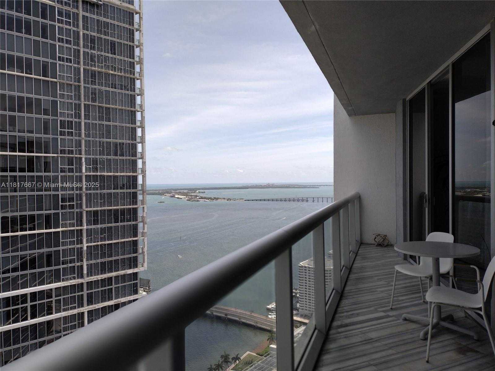 Small Image of 485 BRICKELL AVE #4711, Miami Number 8