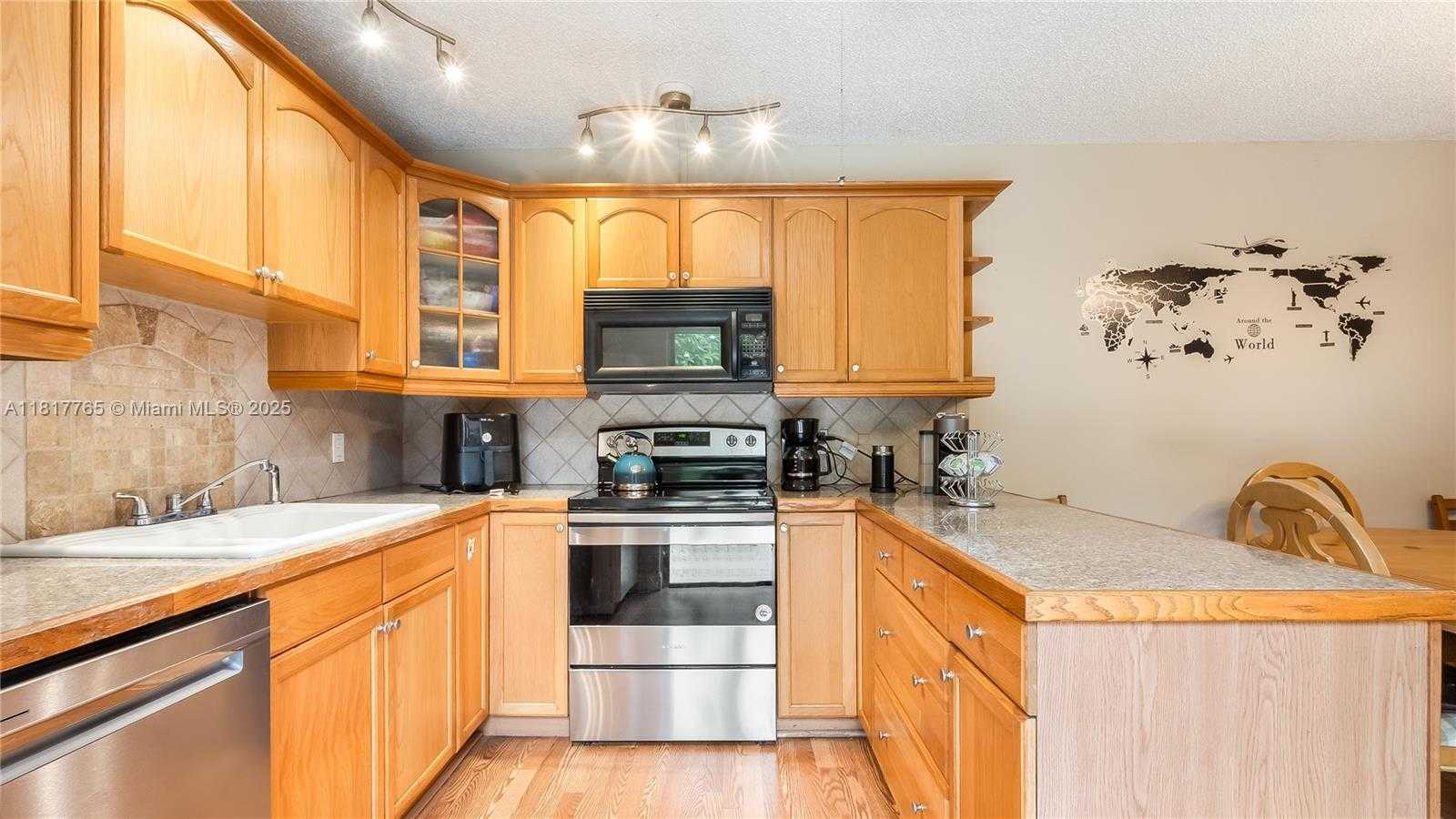Small Image of 4167 FOREST HILL DR, Cooper City Number 11