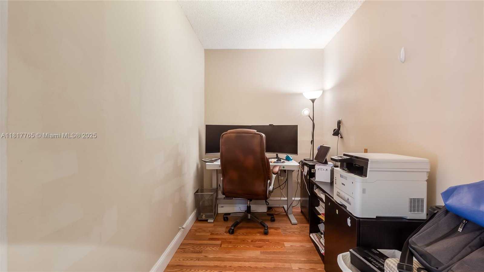 Small Image of 4167 FOREST HILL DR, Cooper City Number 19
