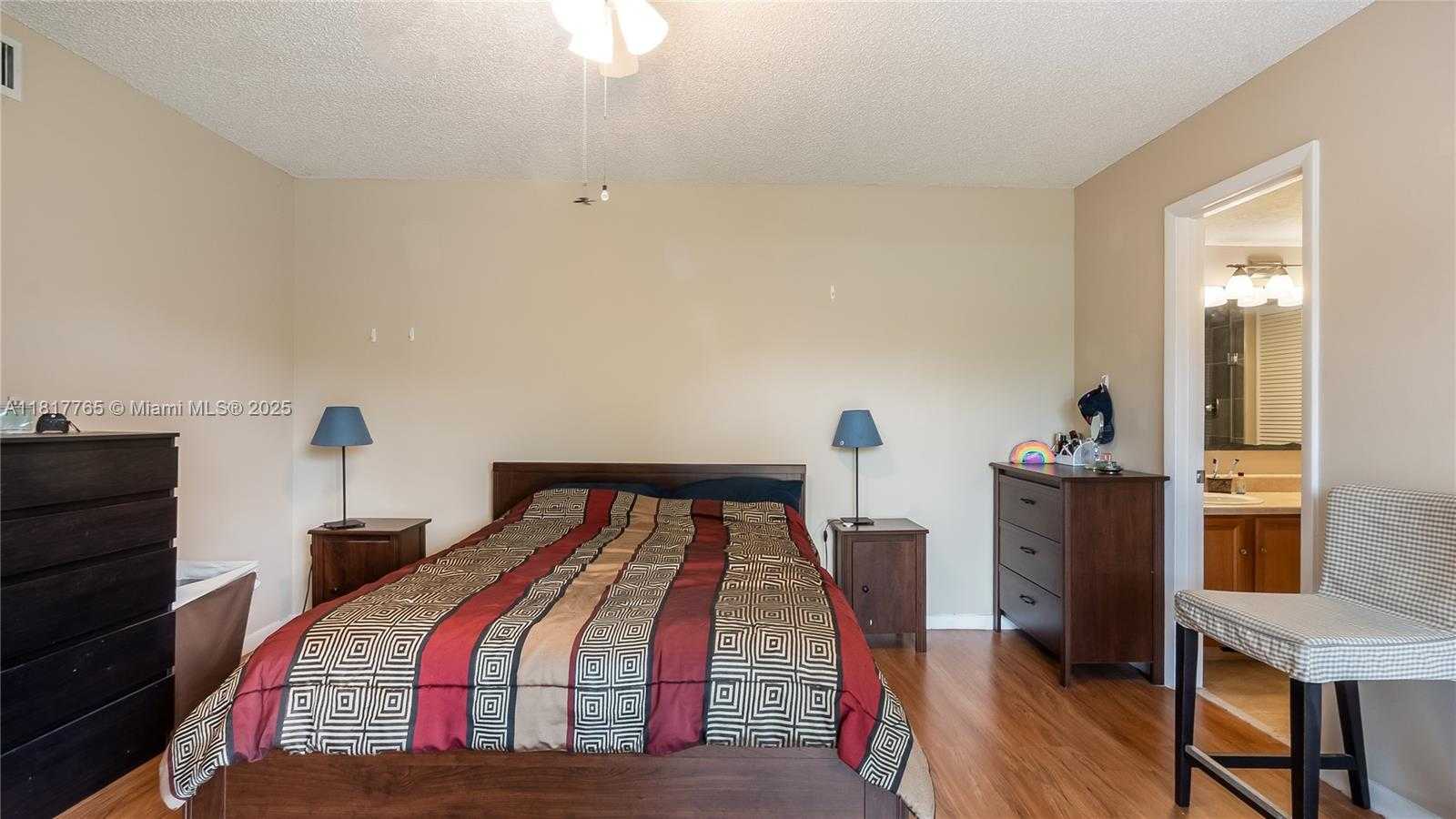 Small Image of 4167 FOREST HILL DR, Cooper City Number 23