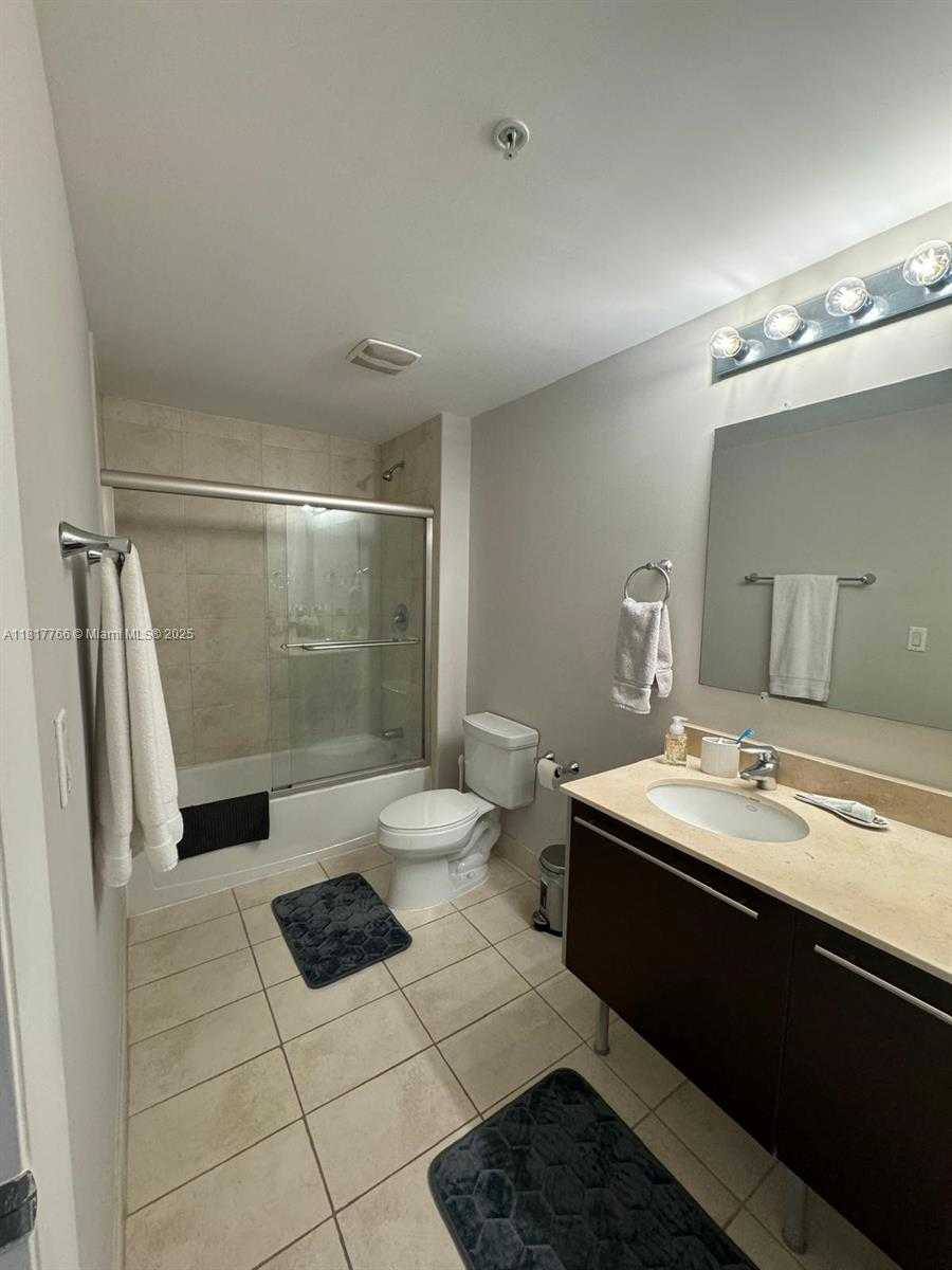 Small Image of 1900 NORTH BAYSHORE DR #3909, Miami Number 2