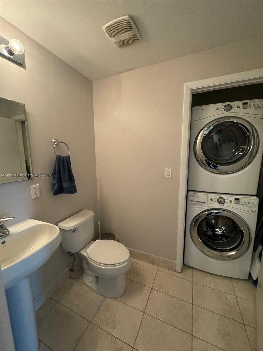 Small Image of 1900 NORTH BAYSHORE DR #3909, Miami Number 6