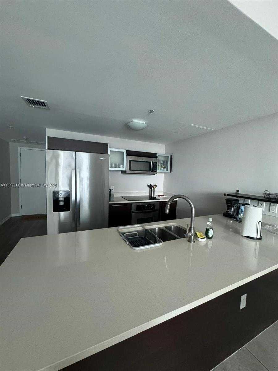 Small Image of 1900 NORTH BAYSHORE DR #3909, Miami Number 9