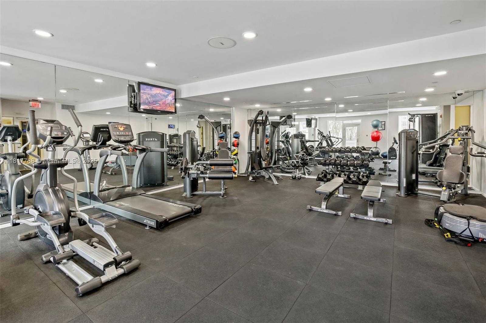 Small Image of 10 ARAGON AVE #919, Coral Gables Number 30