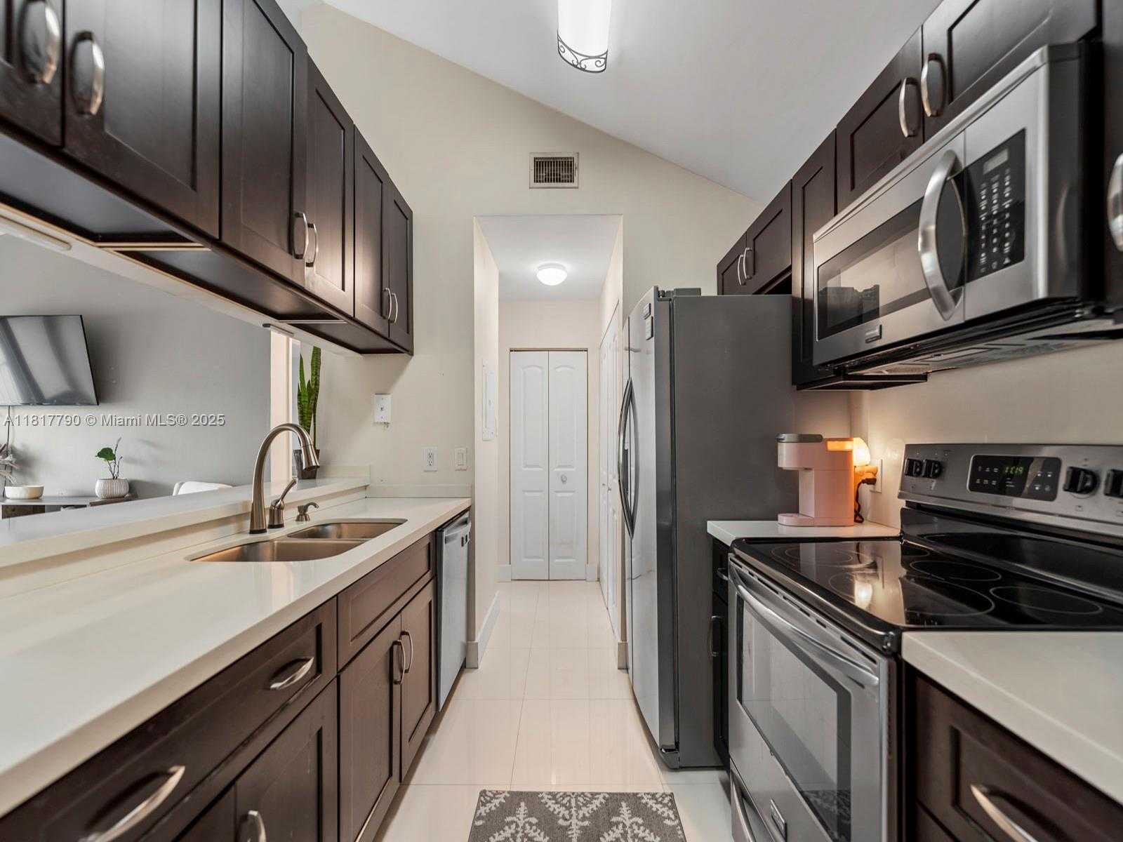 Small Image of 10421 SOUTH WEST 157TH PL #301, Miami Number 20