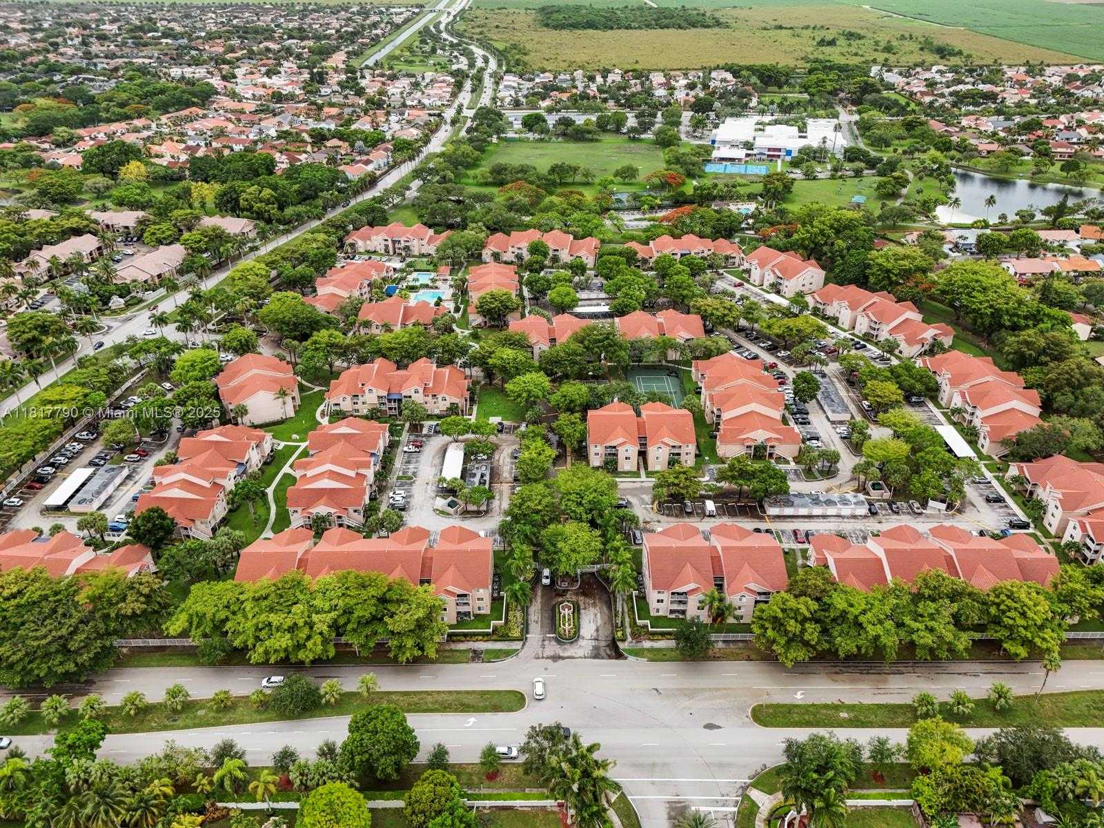 Small Image of 10421 SOUTH WEST 157TH PL #301, Miami Number 3
