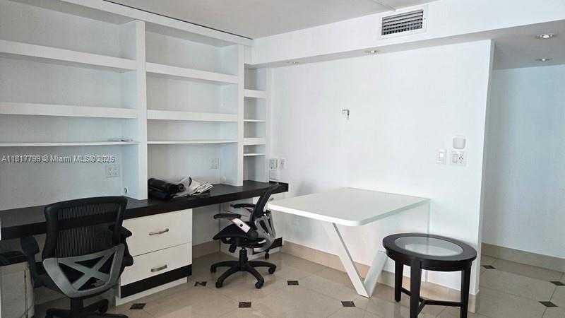 Small Image of 18051 BISCAYNE BLVD #1501, Aventura Number 11