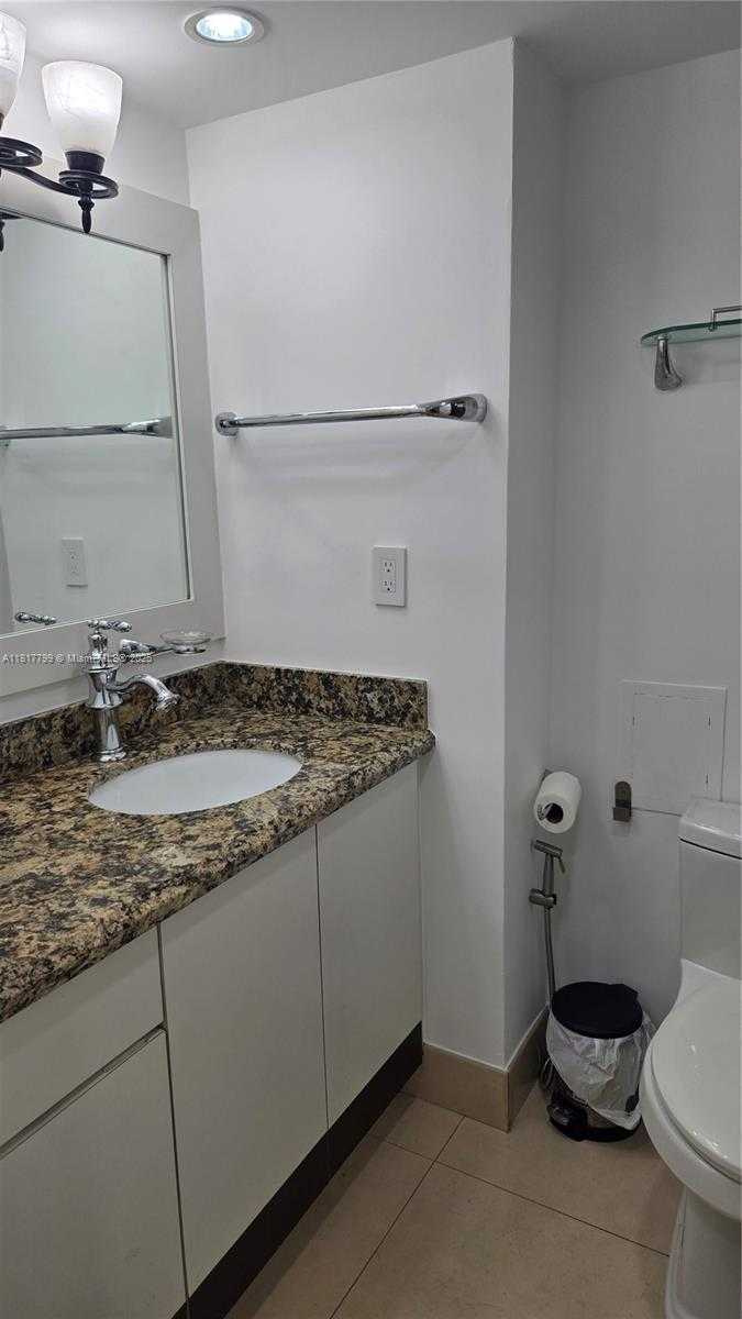 Small Image of 18051 BISCAYNE BLVD #1501, Aventura Number 13
