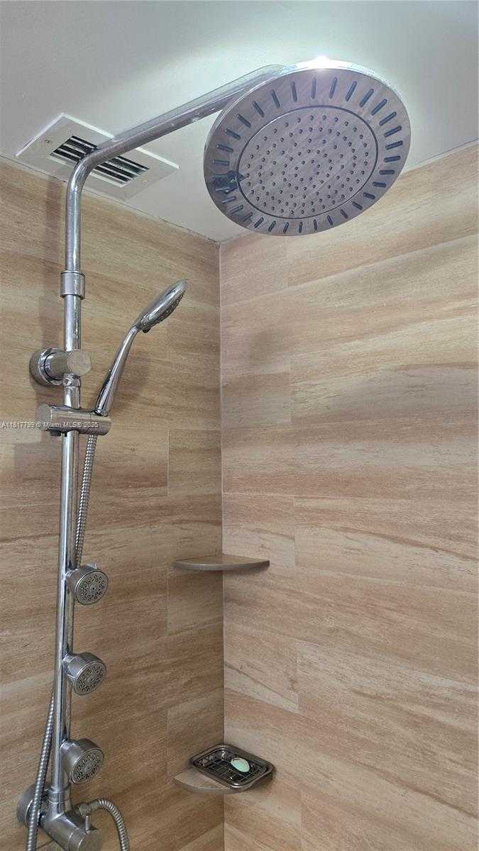 Small Image of 18051 BISCAYNE BLVD #1501, Aventura Number 14