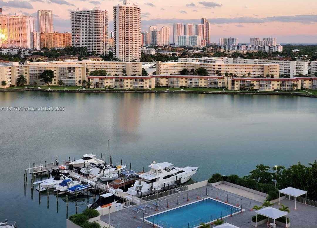 Small Image of 18051 BISCAYNE BLVD #1501, Aventura Number 32
