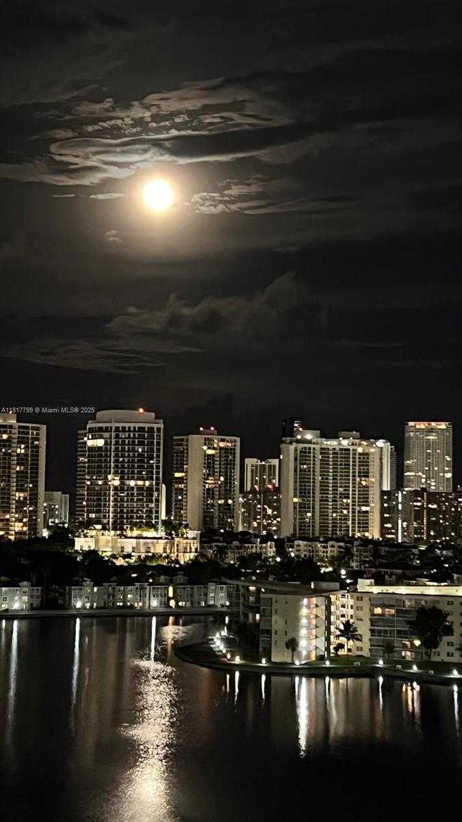 Small Image of 18051 BISCAYNE BLVD #1501, Aventura Number 35
