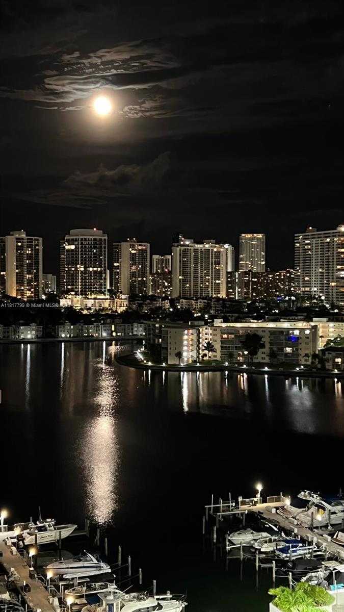 Small Image of 18051 BISCAYNE BLVD #1501, Aventura Number 36