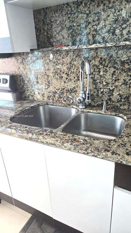 Small Image of 18051 BISCAYNE BLVD #1501, Aventura Number 5