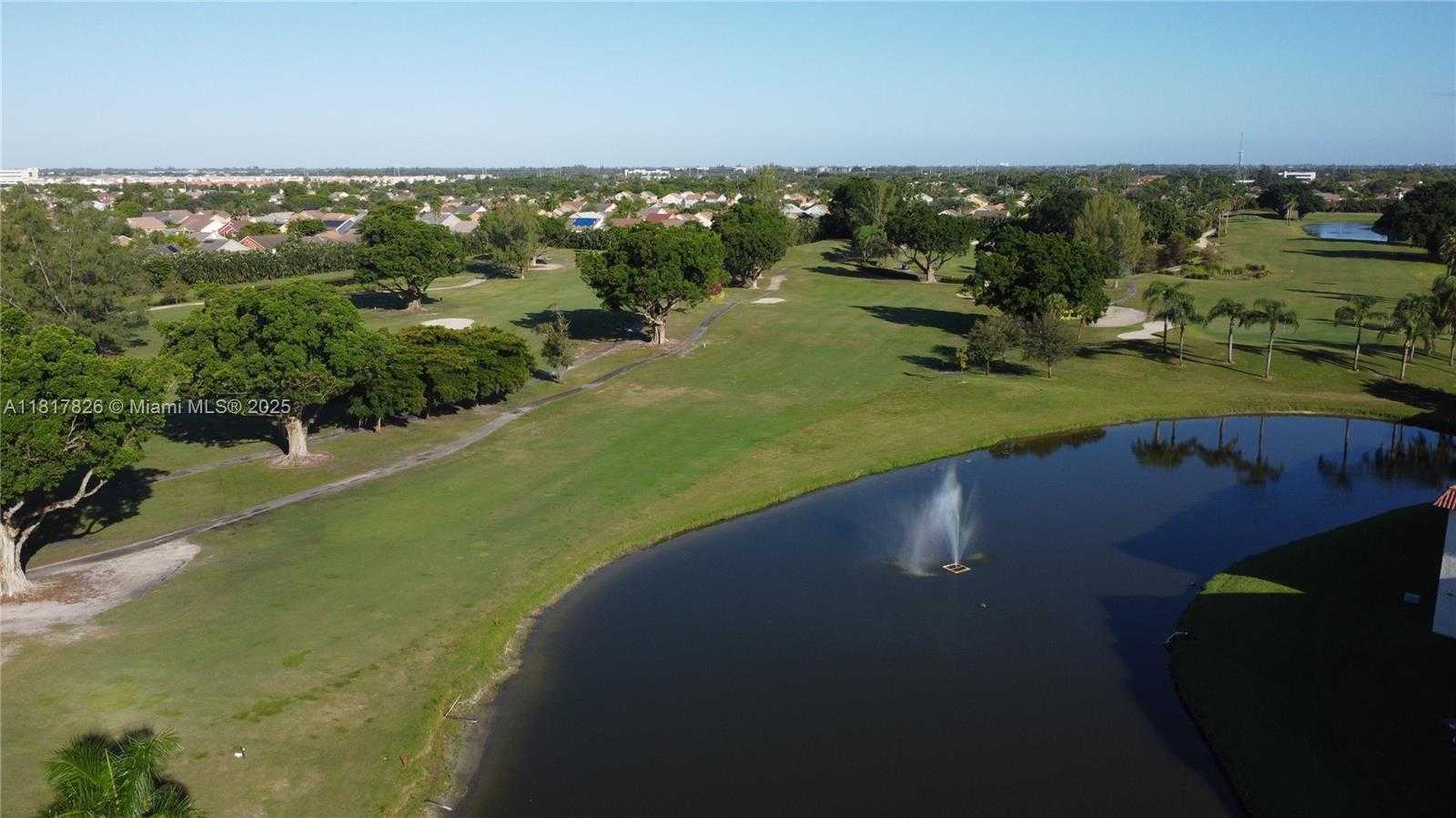 Small Image of 9820 SOUTH HOLLYBROOK LAKE DR #106, Pembroke Pines Number 17