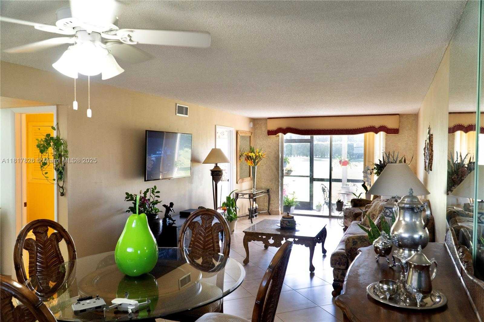 Small Image of 9820 SOUTH HOLLYBROOK LAKE DR #106, Pembroke Pines Number 7