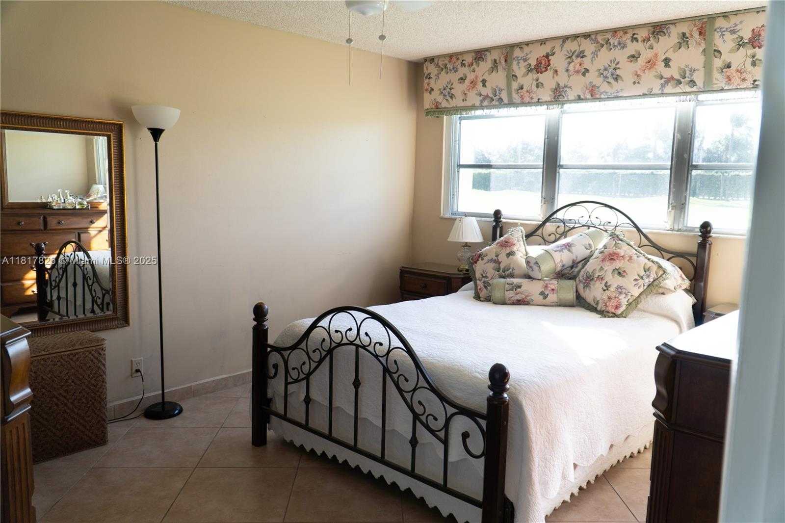Small Image of 9820 SOUTH HOLLYBROOK LAKE DR #106, Pembroke Pines Number 9