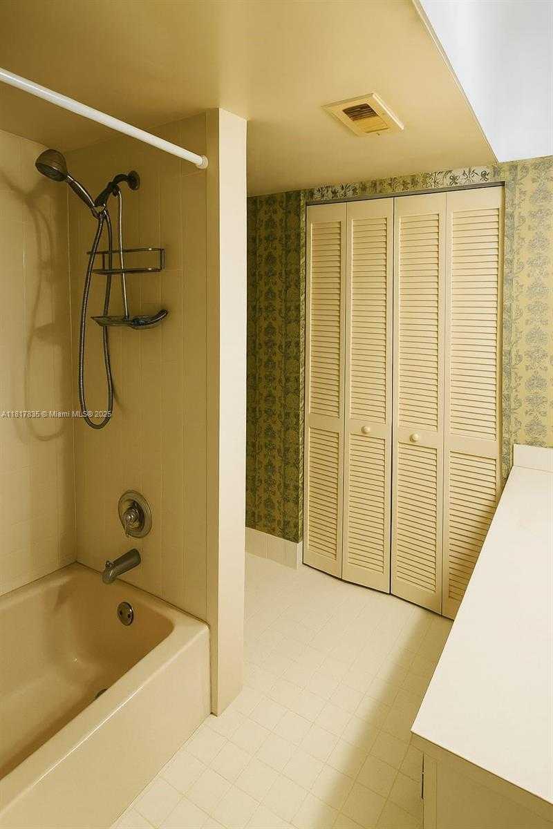 Small Image of 23385 SOUTH BARWOOD LN S #408, Boca Raton Number 9