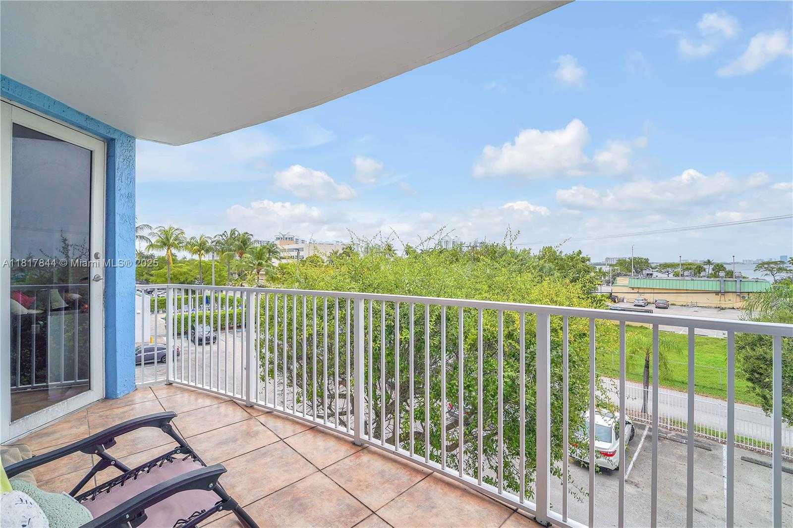 Small Image of 1555 NORTH TREASURE DR #304, North Bay Village Number 14