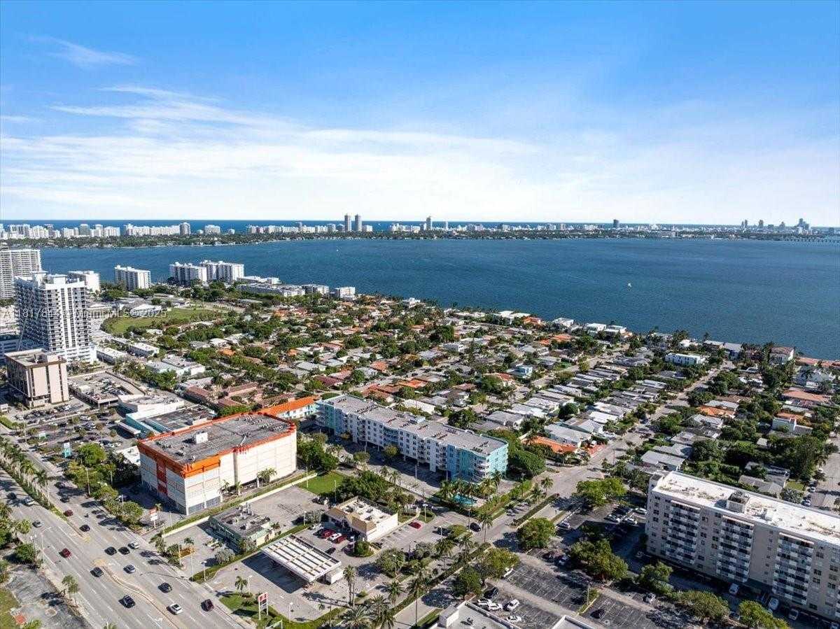 Small Image of 1555 NORTH TREASURE DR #304, North Bay Village Number 25