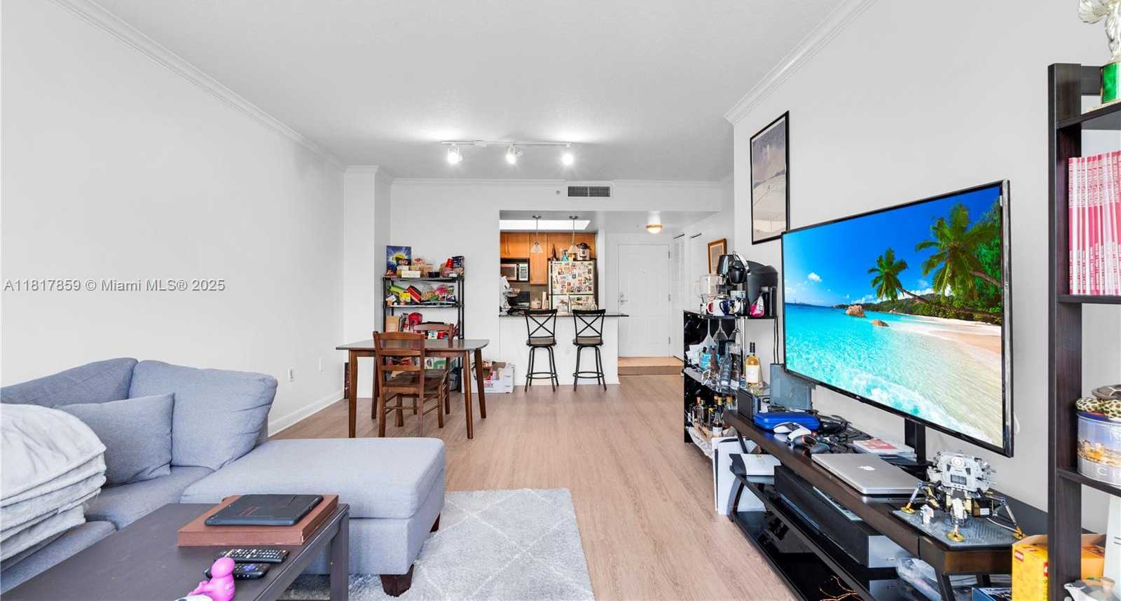Small Image of 2000 NORTH BAYSHORE DR #218, Miami Number 9