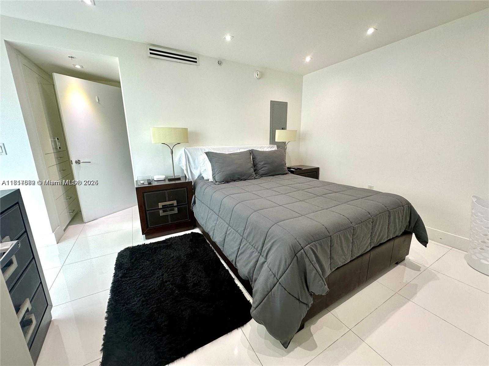 Small Image of 6620 INDIAN CREEK DR #304, Miami Beach Number 10