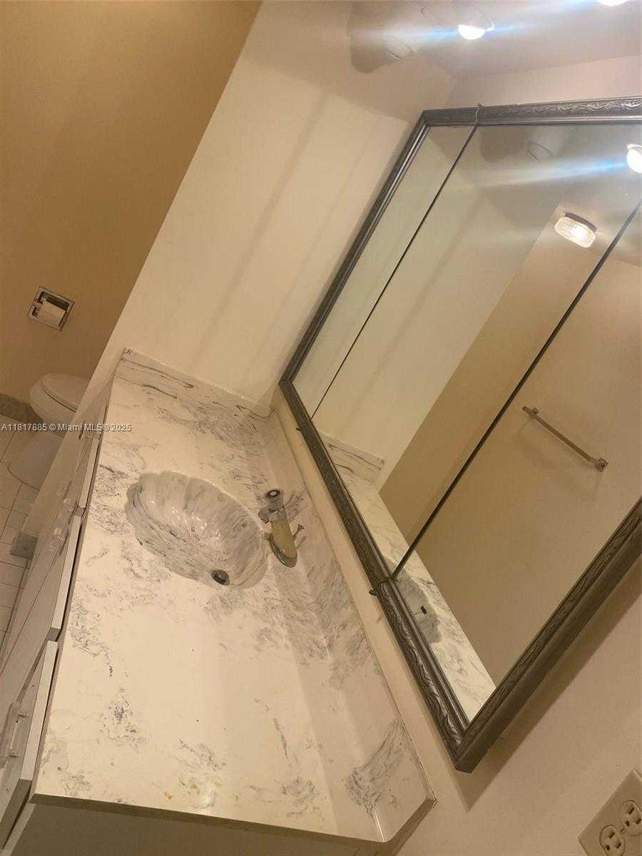Small Image of 1865 SOUTH OCEAN DR #2G, Hallandale Beach Number 25