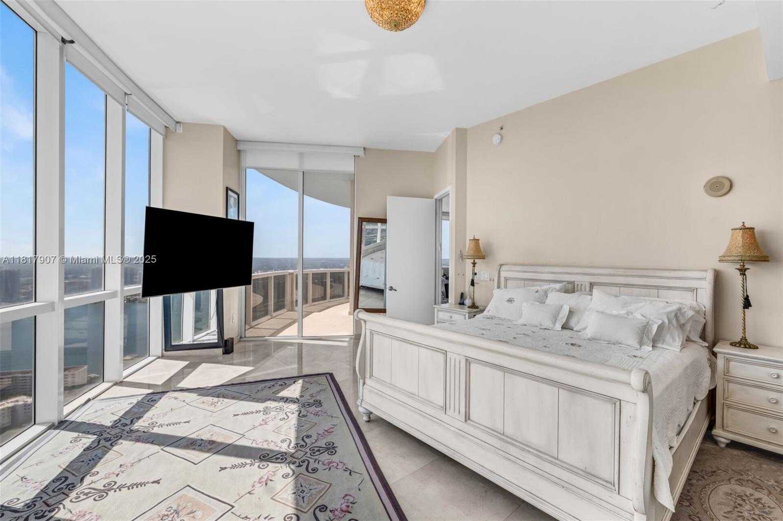 Small Image of 18101 COLLINS AVE #5401, Sunny Isles Beach Number 14