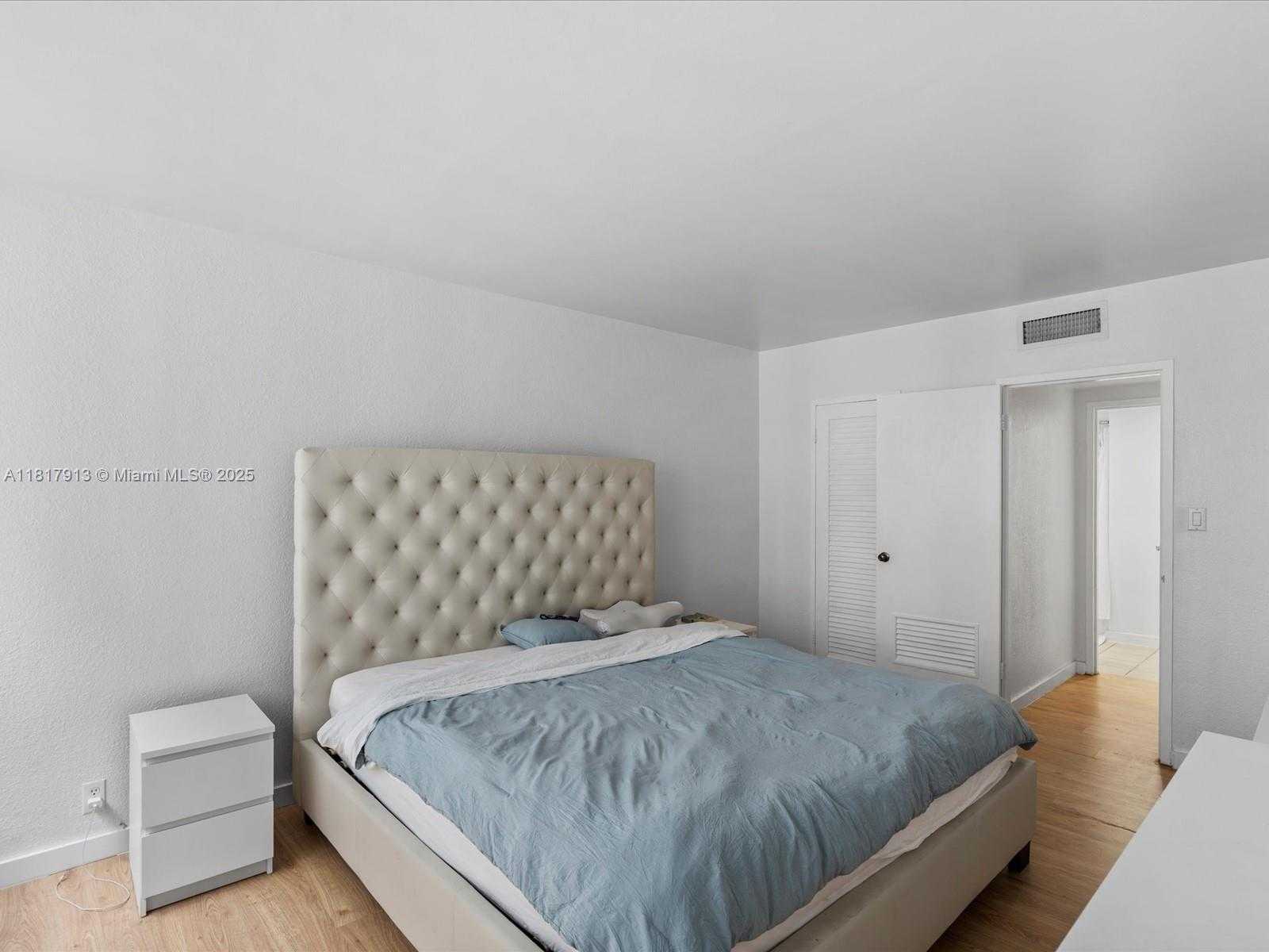 Small Image of 1200 WEST AVE #823, Miami Beach Number 13