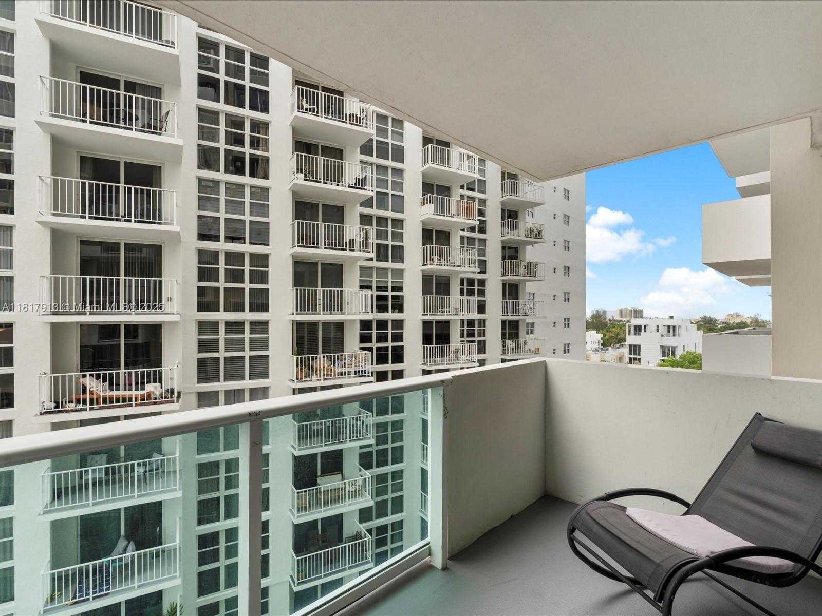 Small Image of 1200 WEST AVE #823, Miami Beach Number 21