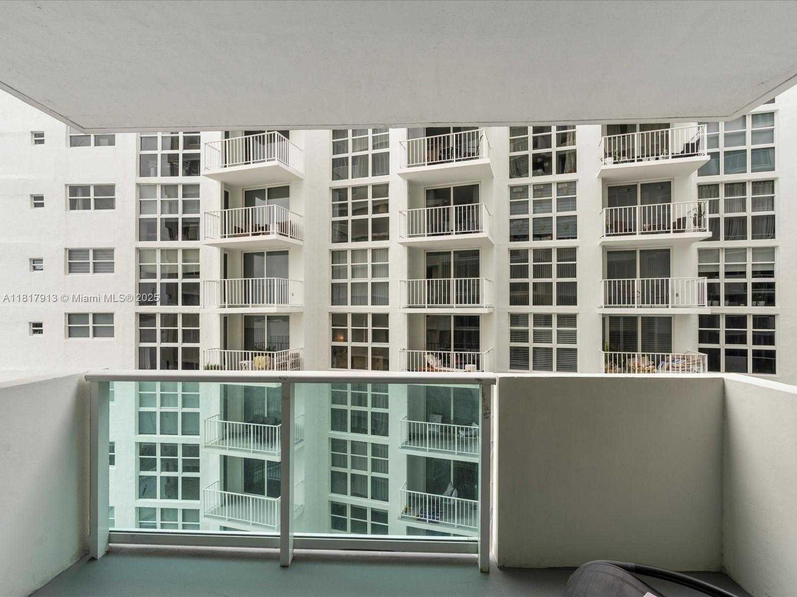 Small Image of 1200 WEST AVE #823, Miami Beach Number 22
