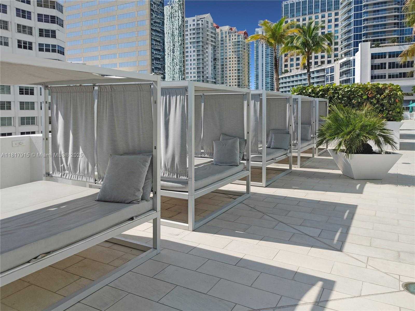 Small Image of 950 BRICKELL BAY DR #1608, Miami Number 13