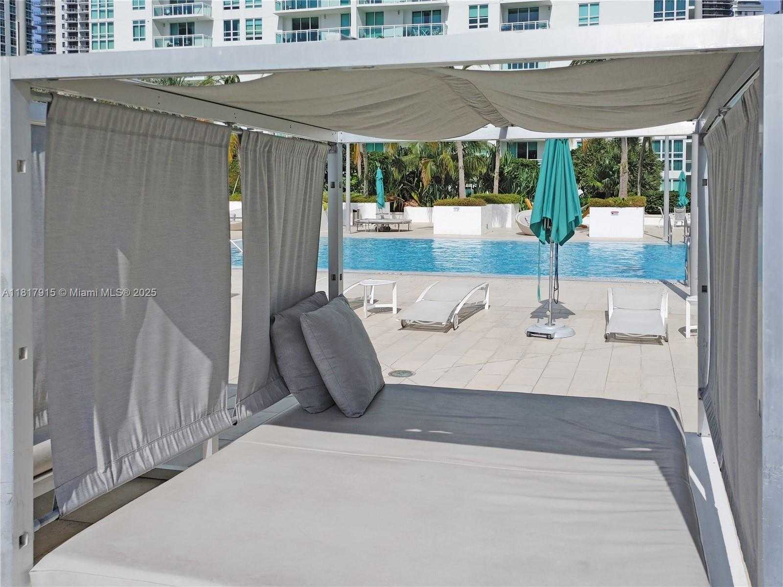 Small Image of 950 BRICKELL BAY DR #1608, Miami Number 14