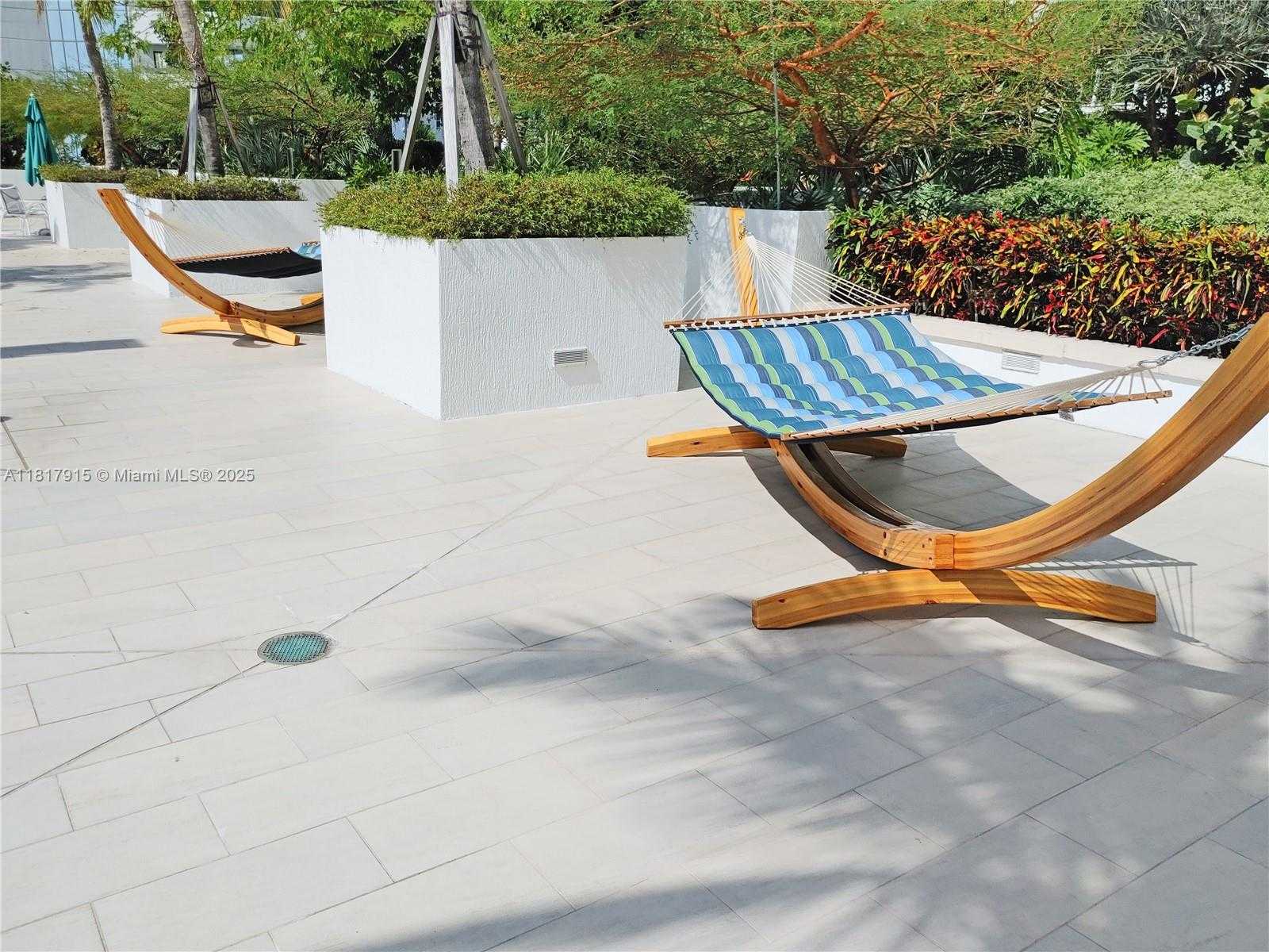 Small Image of 950 BRICKELL BAY DR #1608, Miami Number 17